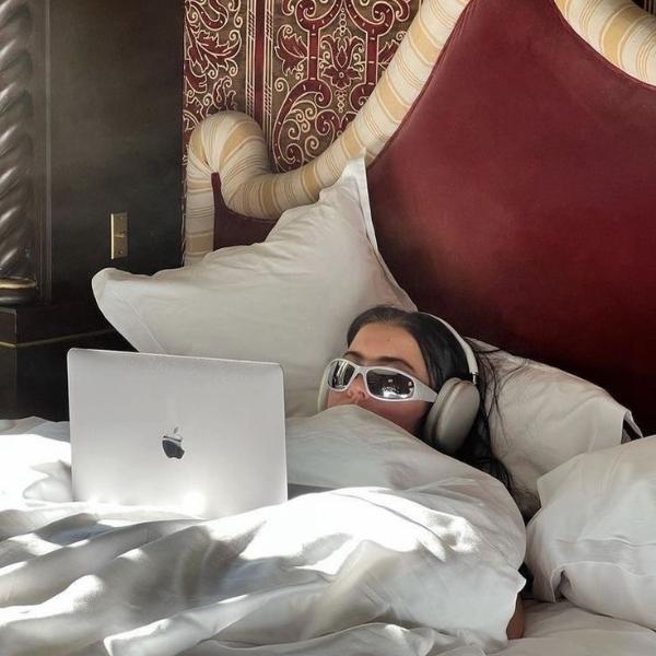 4. CYCLE SYNC YOUR WORK + WORKOUTS (THE “WORK SMARTER” METHOD)